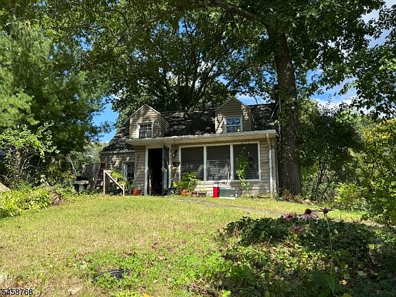 2nd image of 11 Skytop Rd