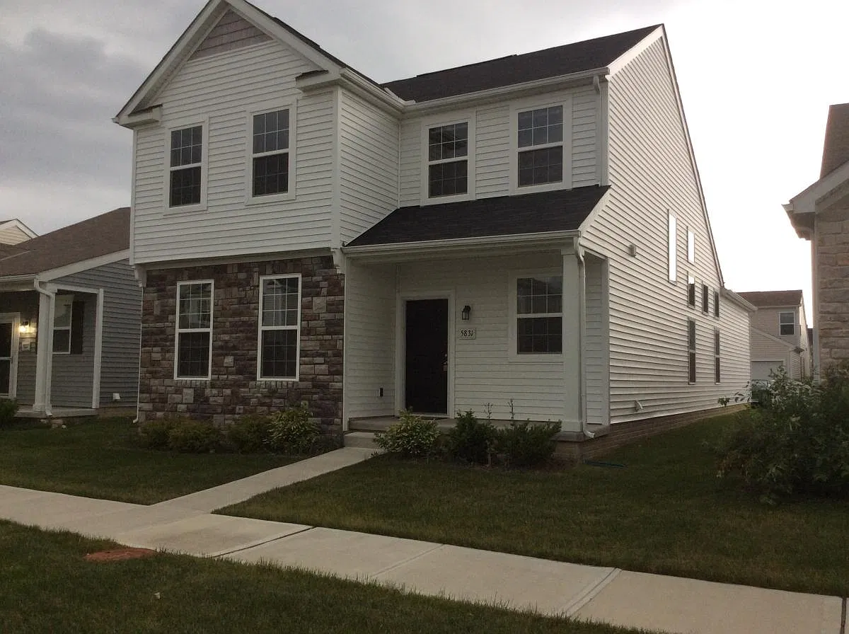 3 bed, 1818 sqft, $2,900 — Photo 1