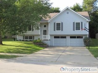 11117 N McGee St, Kansas City, MO 64155