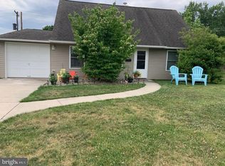 20 Canal Rd, Levittown, PA 19057