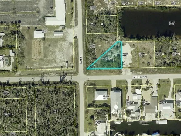 3374 7th Ave, Saint James City, FL 33956