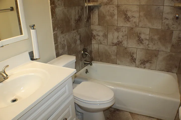 409 Willow Ave — Photo 5