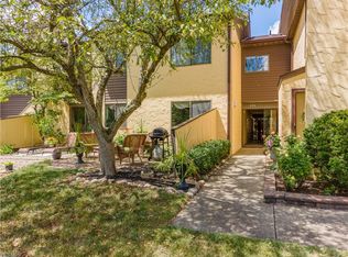 869 Hampton Ridge Dr, Akron, OH 44313