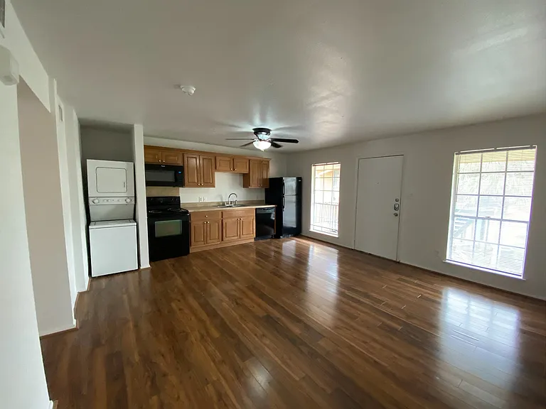 Midtown Manor and Towers Apartments Living Room and Kicthen