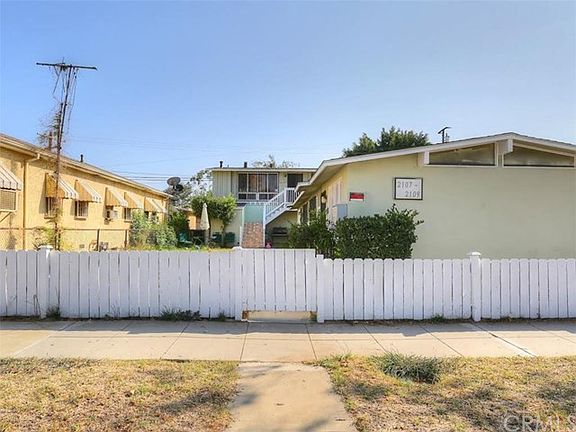 3rd image of 2107 W Olympic Blvd