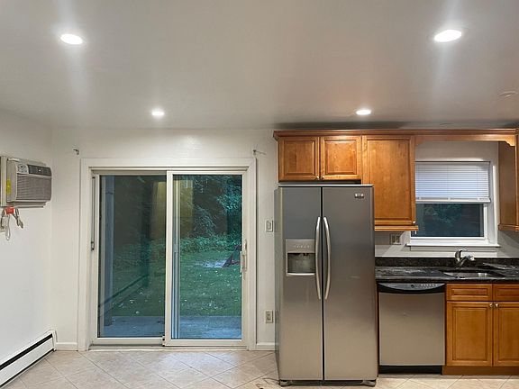Eat-in Kitchen Area