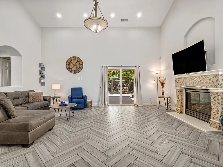 8582 N Garden Ave — Photo 13