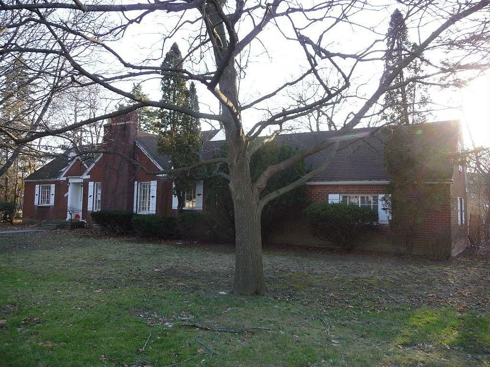 1st image of 27907 California Dr NE