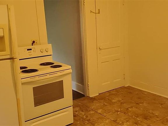 5th image of 1016 E Pearl St