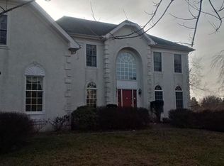 10 Wyckoff Dr, Pittstown, NJ 08867
