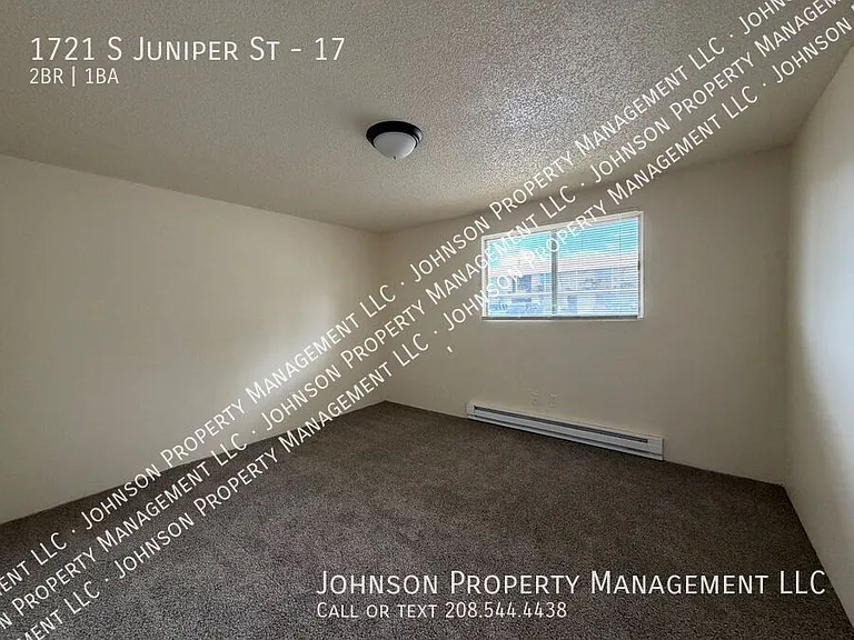 1721 S Juniper St #17 — Photo 4