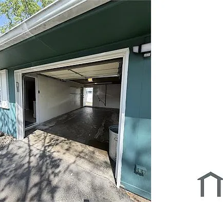2504 Campbell Dr — Photo 2