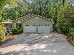 176 Old Cabin Rd, Franklin, NC 28734