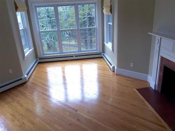 2nd image of 295 Oaklawn Ave