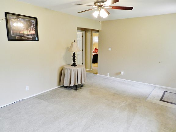 5th image of 155 Martigney Dr