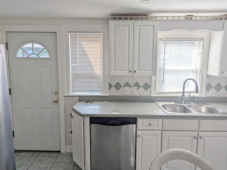 111 Gladeside Ave #1 — Photo 2