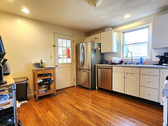 3rd image of 301 Park St #2