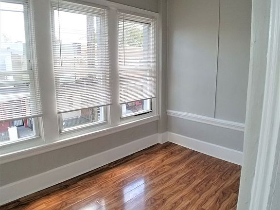 4th image of 5917 Chancellor St Floor 2