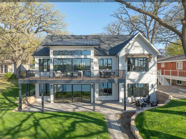 1205 Lake Shore Dr, Okoboji, IA 51355
