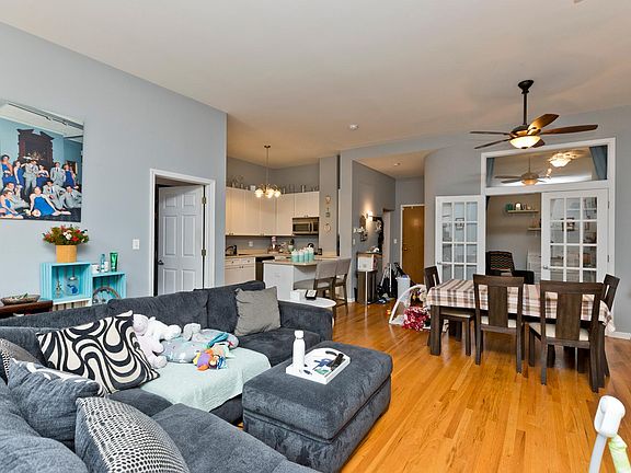 2nd image of 1350 W Fullerton Ave #2
