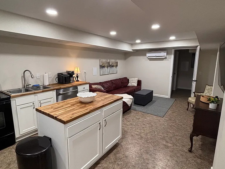 886 W Hunt Rd — Photo 5