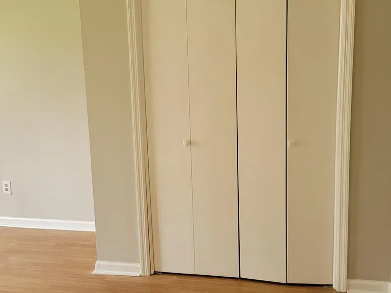 1827 Valley Brook Dr — Photo 13