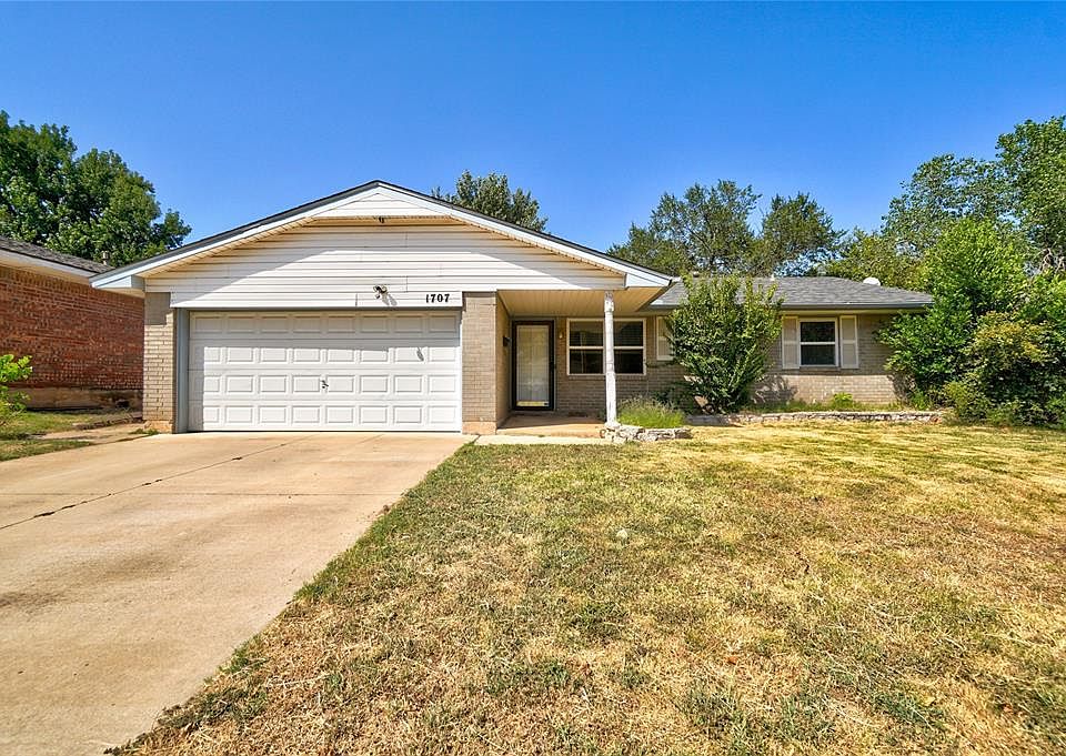 1st image of 1707 Village Dr