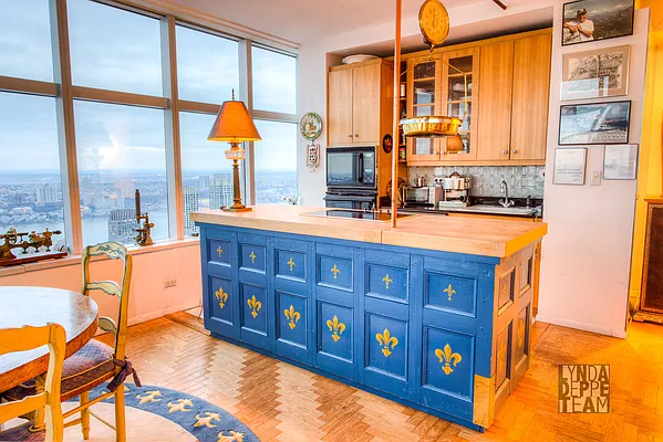 Sold by City Connections Realty | media 21