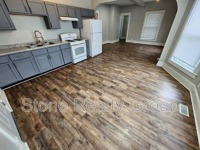 1131 Maple Ave #A — Photo 2