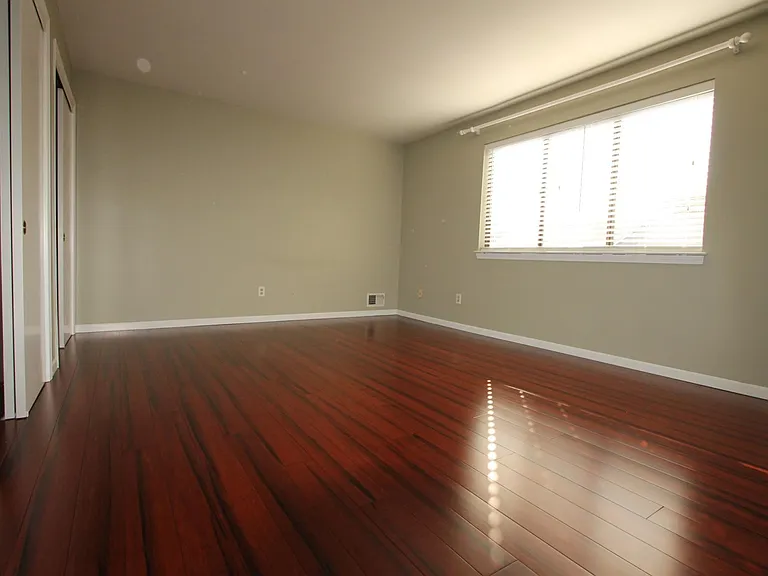 579 Churchill Dr — Photo 10