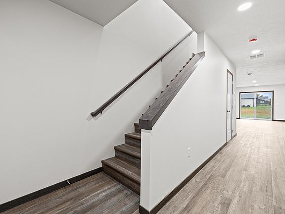 4th image of 725 4th St SE #2