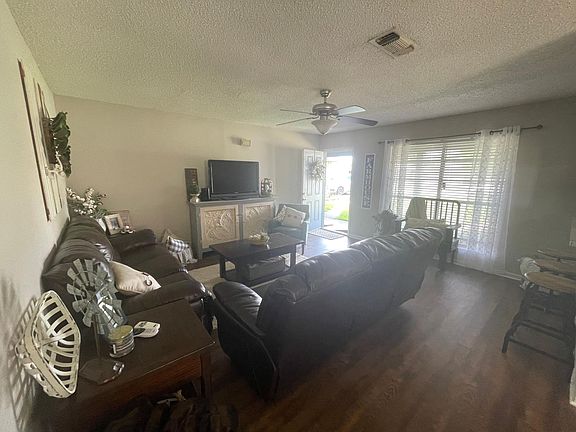 3rd image of 118 Saluria Pl