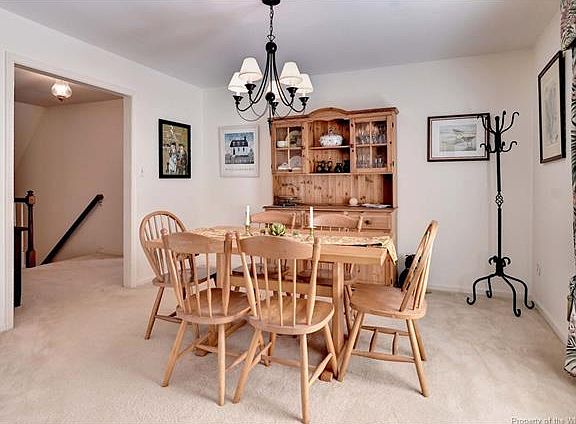 5th image of 208 Woodmere Dr