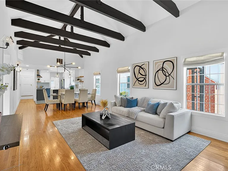 520 N Citrus Ave — Photo 5