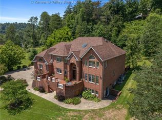14 Stonegate Dr, Hurricane, WV 25526