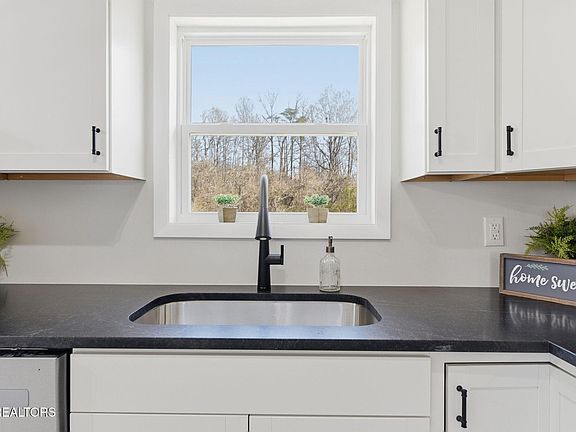 4th image of 3322 Shipe Rd