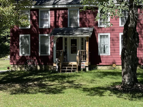 7 Old Williamstown Rd, Lanesborough, MA 01237