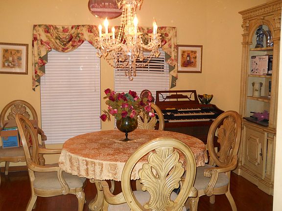 5th image of 50340 Hemingway Dr