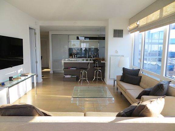 4th image of 22 N 6th St APT 27C