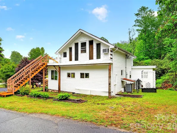227 Locust Cove Rd, Marion, NC 28752