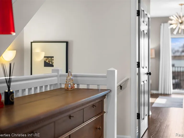 512 Graten St — Photo 47