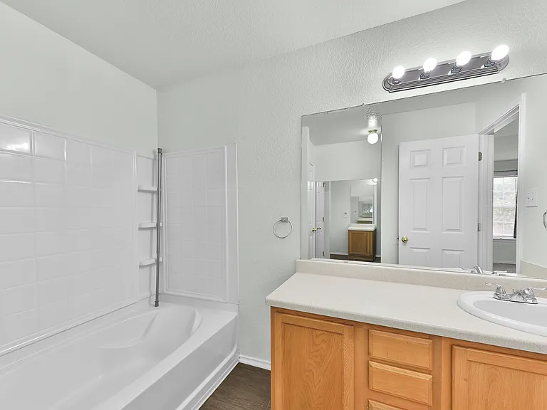 210 Hallie Pass — Photo 14