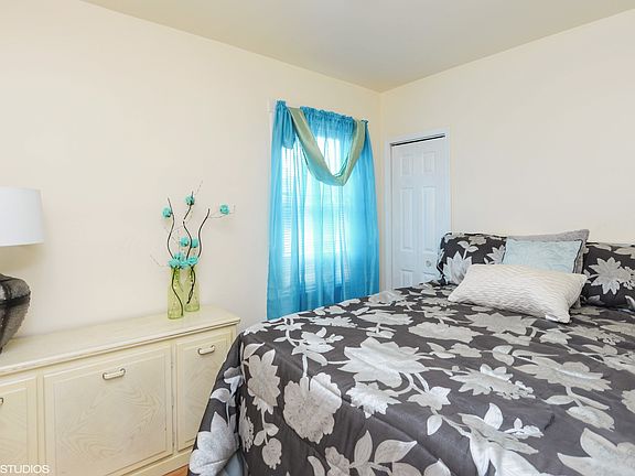 4th image of 210 W 138th St