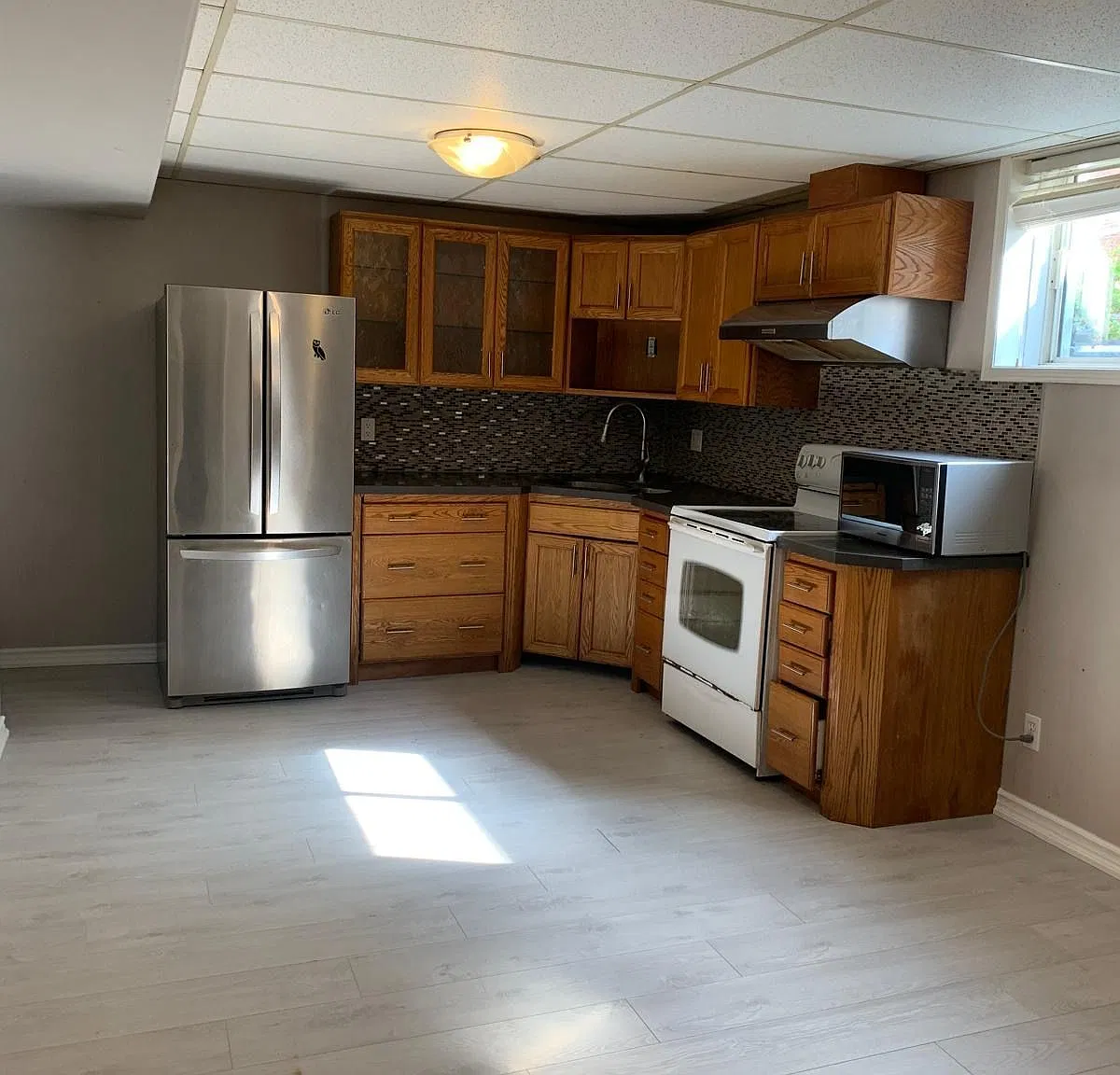 3 bed, $2,000 — Photo 3