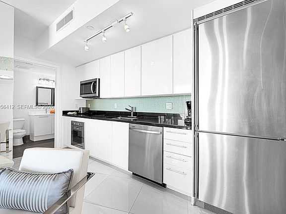 2nd image of 92 SW 3rd St APT 4806