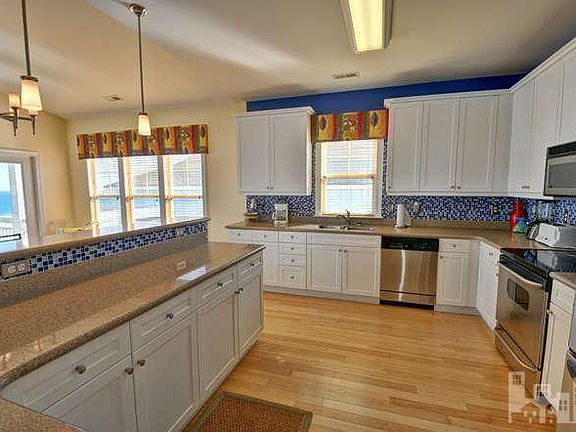 5th image of 616 N Carolina Beach Avenue #2