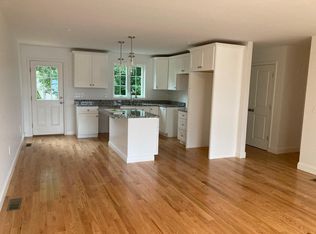 6 Hatch St, Cumberland, RI 02864