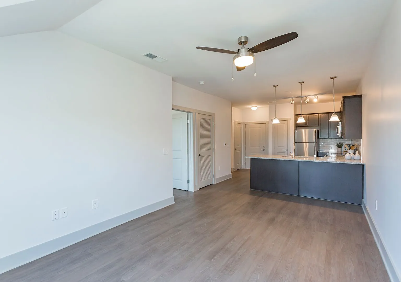 Heritage East Apartments — Photo 4