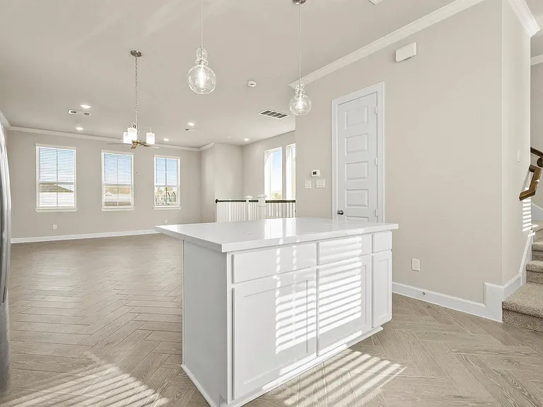 3206 La Rambla Dr — Photo 9