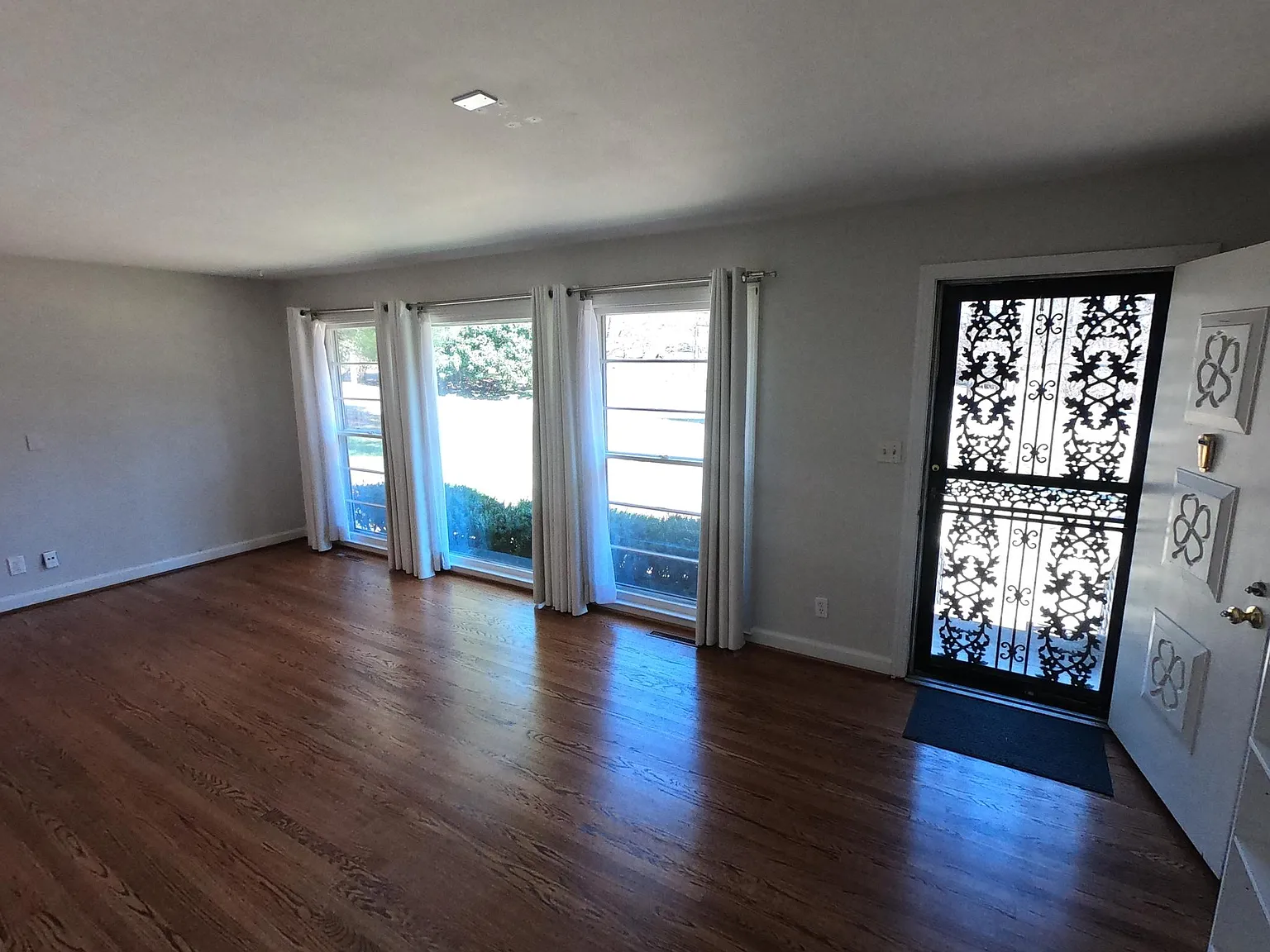 2 bed, 1571 sqft, $2,495 — Photo 4
